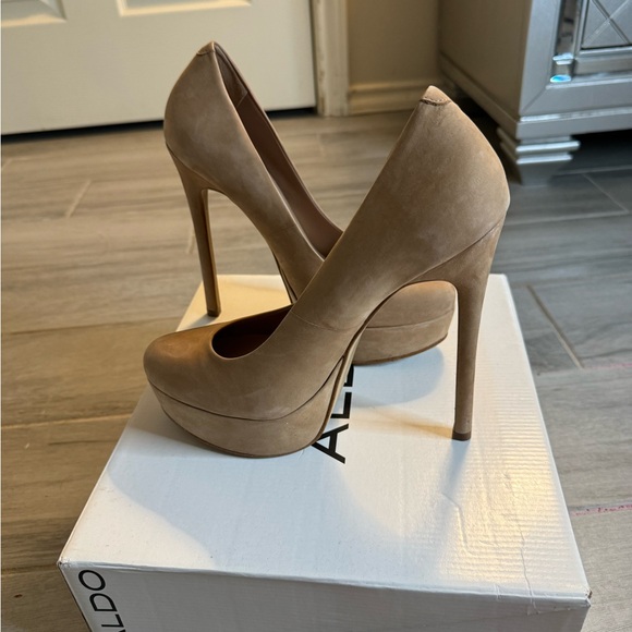 Aldo taupe suede platform stiletto pumps - Picture 3 of 5